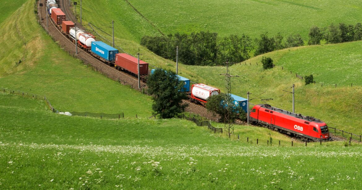 Germany – Hungary upgraded! Together with ÖBB Rail Cargo Group, we are providing six round trips a week on the Neuss – Budapest v.v. route.